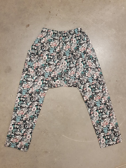 OUTLET - Play Pants - Green Flowers